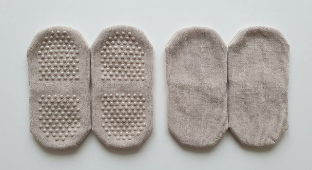 Grip Socks vs Normal Socks: What Is the Difference and Which Should You Choose?